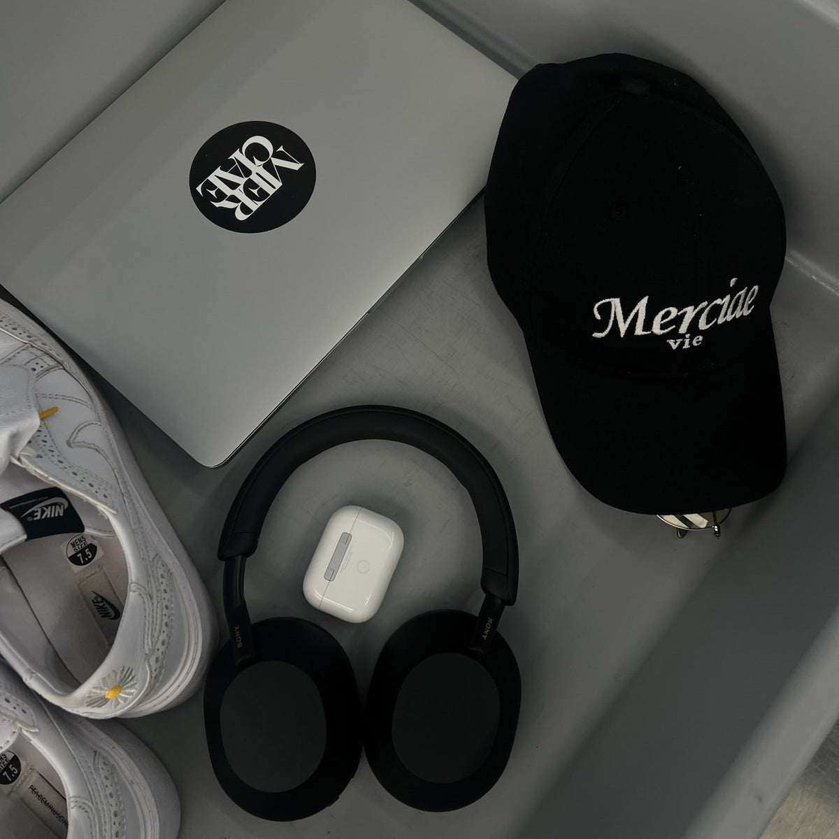 Merciae Vie Black Cap